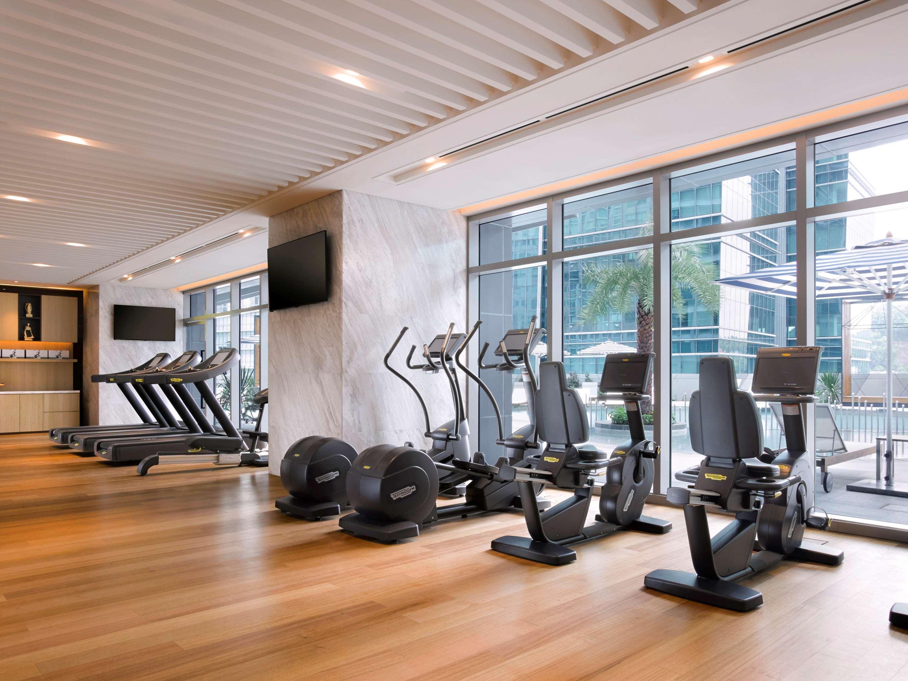 Sofitel Kuala Lumpur Damansara Hotel Ngoại thất bức ảnh The gym at the hotel