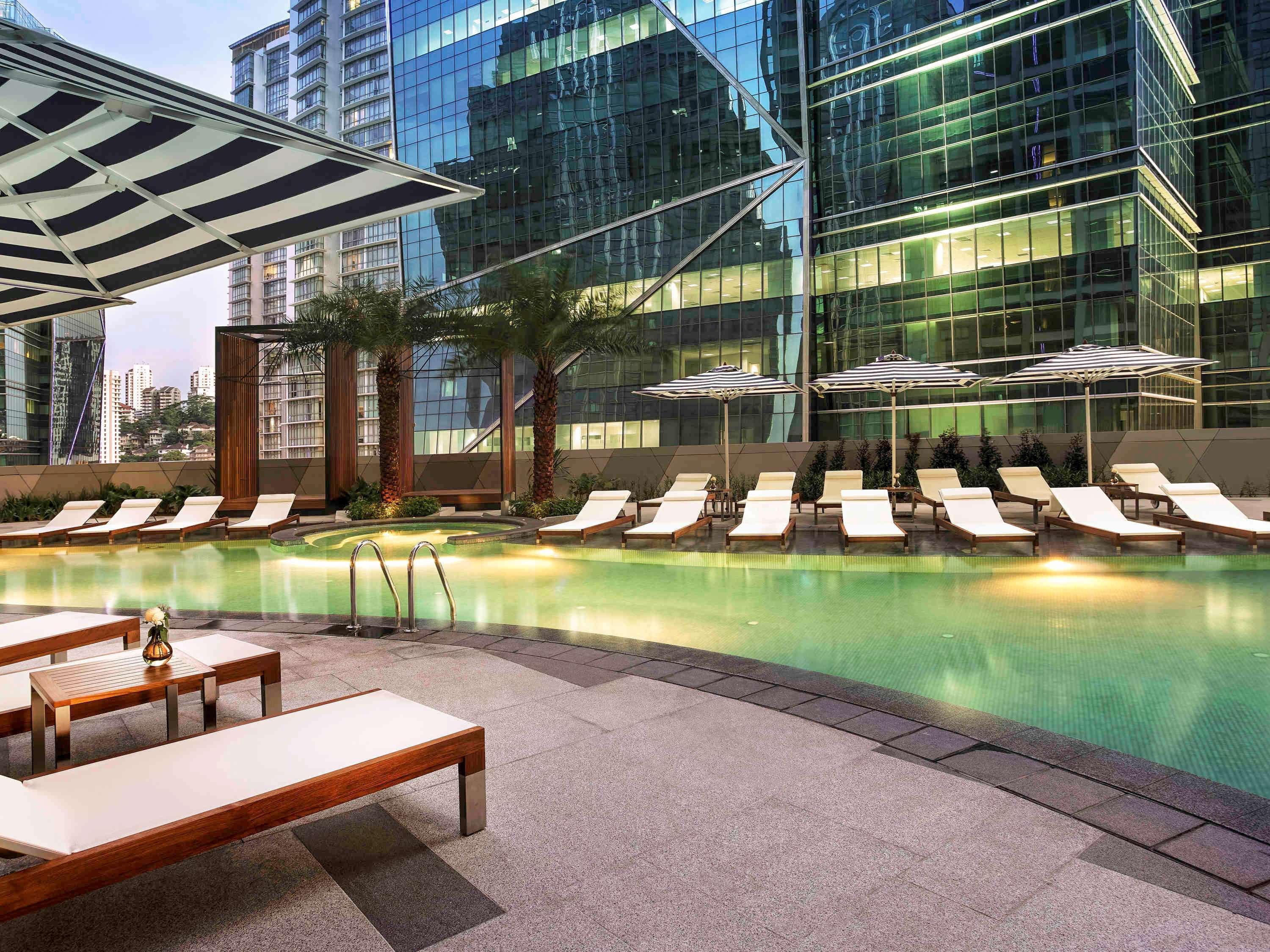 Sofitel Kuala Lumpur Damansara Hotel Ngoại thất bức ảnh The pool at the hotel