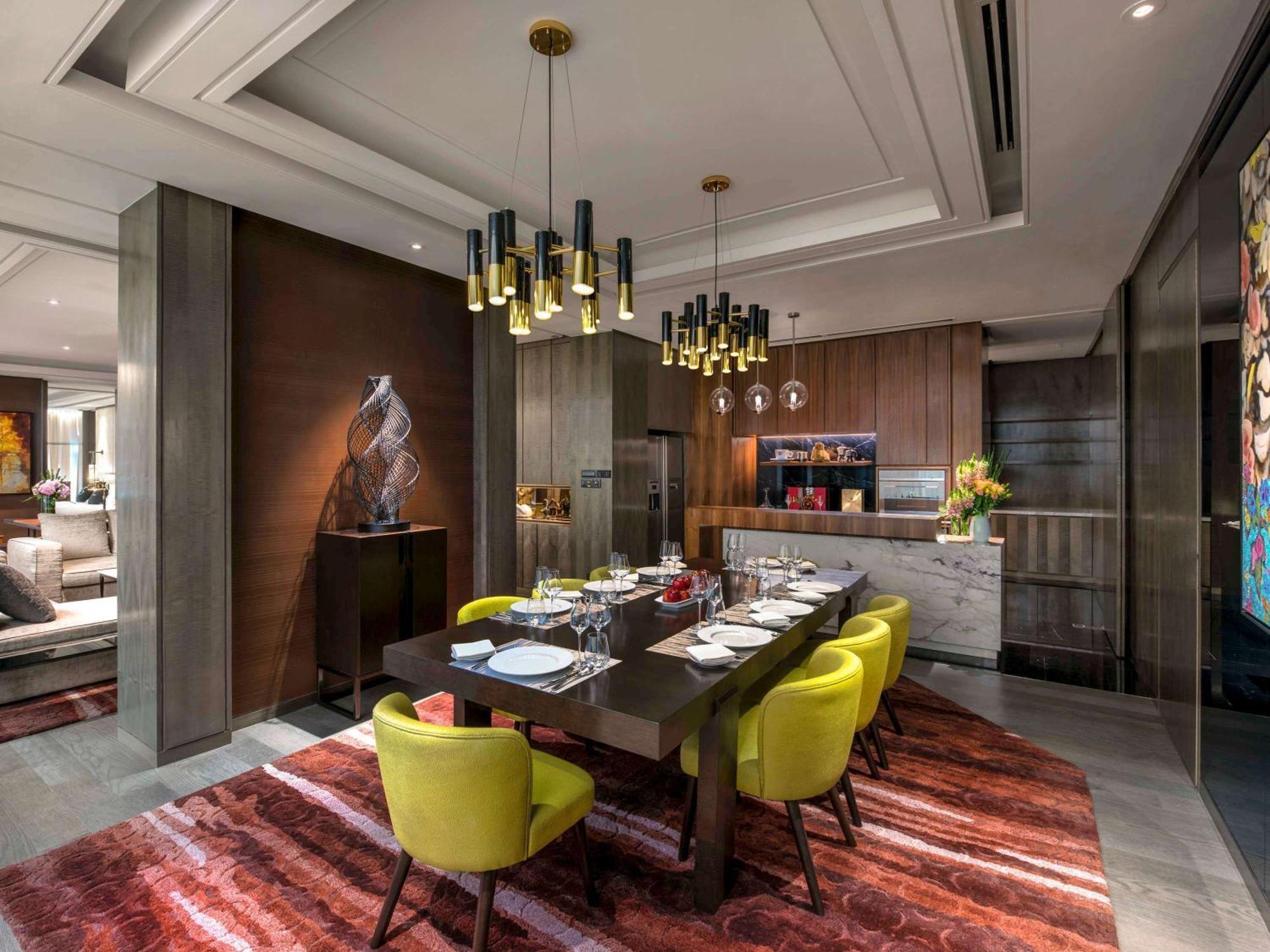 Sofitel Kuala Lumpur Damansara Hotel Ngoại thất bức ảnh The dining room of a 3-bedroom apartment