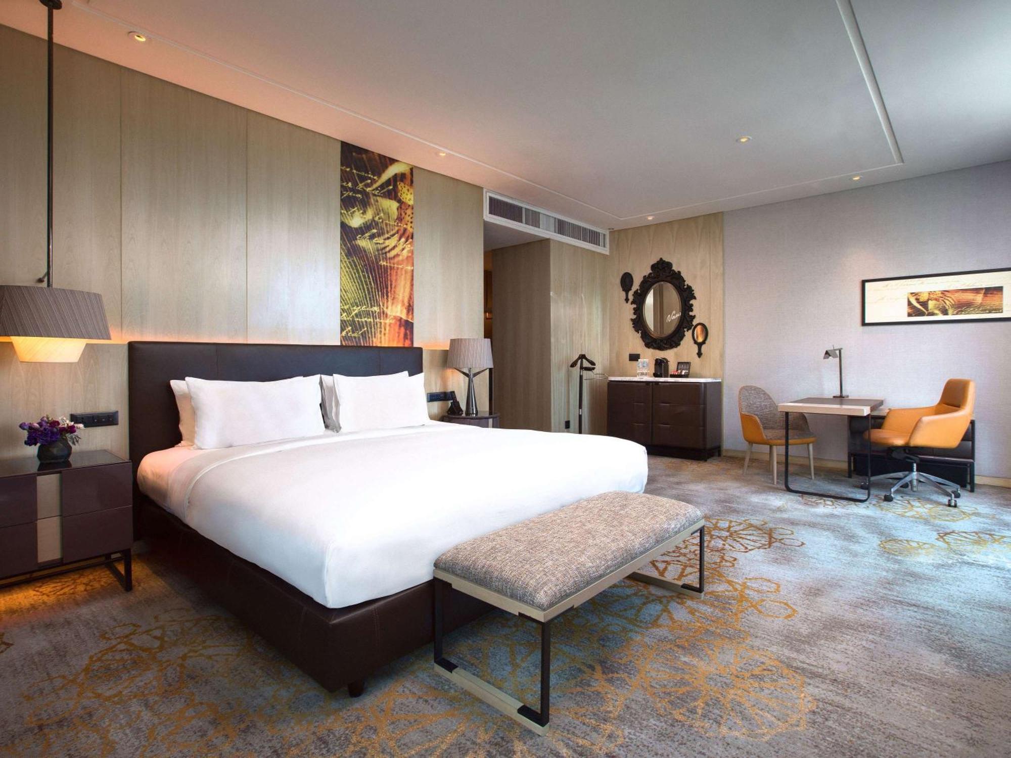 Sofitel Kuala Lumpur Damansara Hotel Ngoại thất bức ảnh Deluxe Room